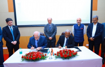 Minister of Defence H.E. Jorge Taiana signed a Letter of Intention with Hindustan Aeronautics Limited